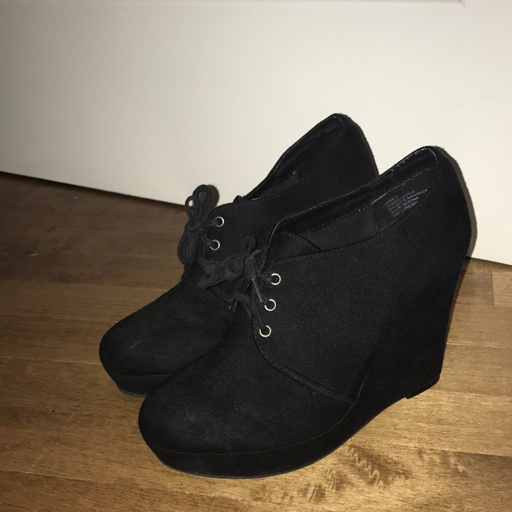 Suede sexy black wedges